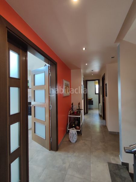 Foto 128dac9d-2a71-4fee-95c5-da3927ceee4e. Xalet amb xemeneia calefacció aparcament a Masquefa