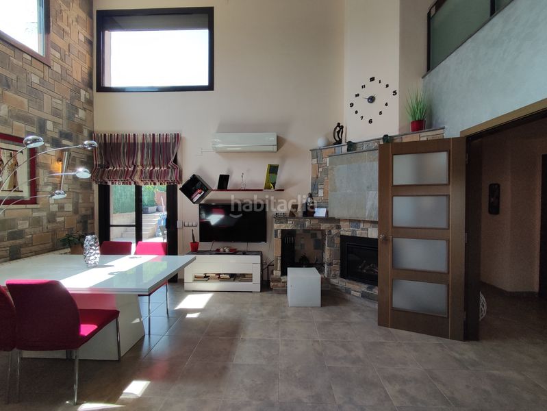 Foto 6cf61662-bd7a-4924-b871-dde96cbd9df5. Xalet amb xemeneia calefacció aparcament a Masquefa