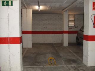 Parking coche  Avinguda de llus pericot. Plaa de parquing  lluis pericot para coche pequeo