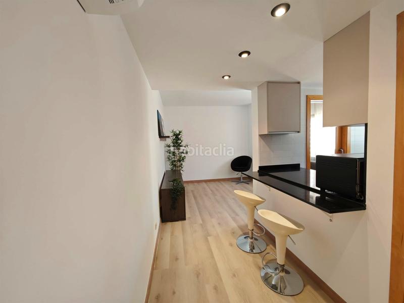 Foto b87ea0ae-cb46-48d6-8e49-58a35e5a324e. Alquiler piso  de alquiler temporal amueblado de una habitación cerca de correos ! en Girona