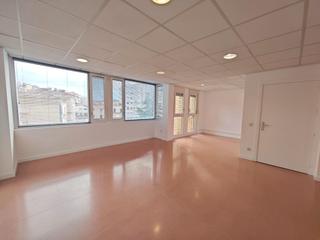 Lloguer Oficina  Carrer juli garreta. Fantástica oficina de 50m2 en el centro de girona!