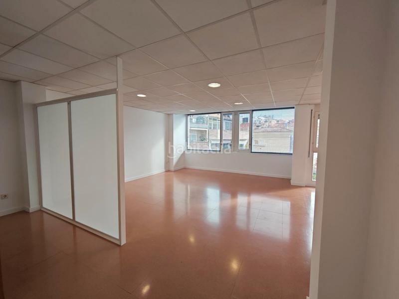 Foto c0eeeab8-07e9-462a-ba15-159893c83a7a. Lloguer oficina a Eixample Nord Girona