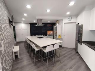Lloguer Local Comercial  Carrer del perill. Local en alquiler de traspaso situado en el barri vell de girona