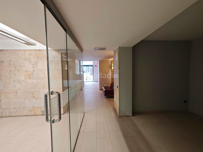 Foto 26bf9fb9-ade4-4a4a-901e-c56926e87672. Location bureau avec chauffage dans Eixample Nord Girona