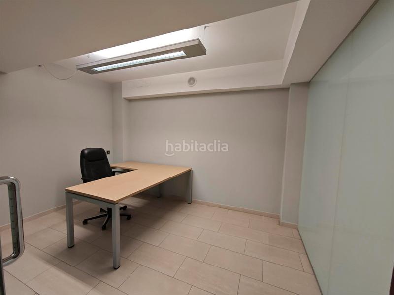 Foto 6a1df14f-3eed-479e-9734-c9eee8162d33. Location bureau avec chauffage dans Eixample Nord Girona