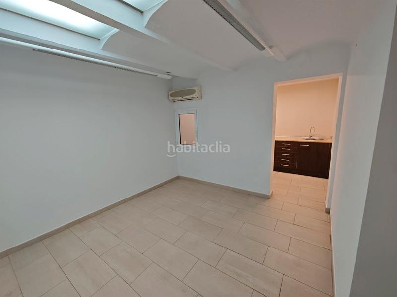 Foto 737121e9-bec3-4e50-b29f-8c853c239972. Location bureau avec chauffage dans Eixample Nord Girona