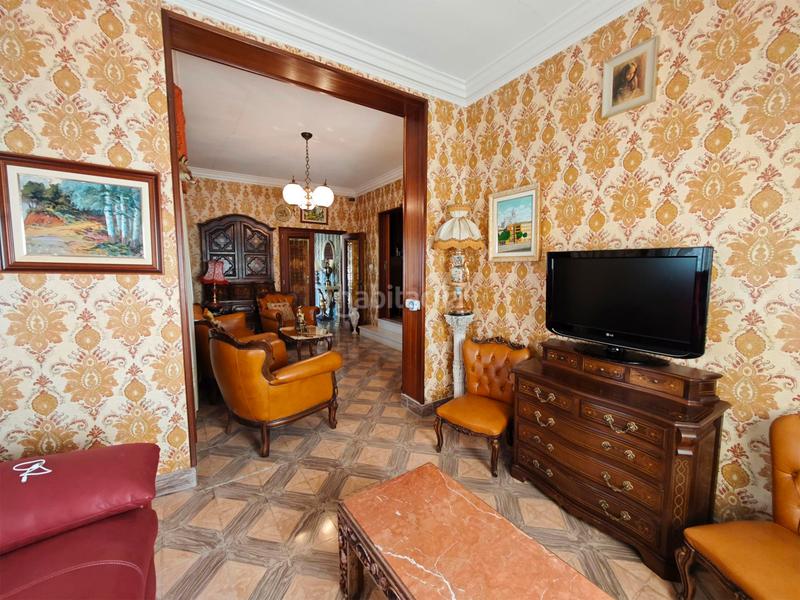 Foto fb434eff-3be7-45e8-b8a7-80746199e043. Casa fantàstica casa amb encant a montjuic! en Montjuïc Girona