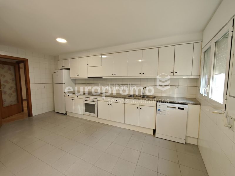 Foto a3fae36a-aceb-46e1-ac84-a6531648cd14. Affitto appartamento con riscaldamento parcheggio in Girona