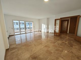Lloguer Pis a Eixample Nord. Fantàstic pis de 4 habitacions a la zona de l'eixample!!
