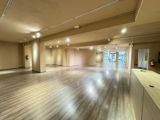 Rent Business premise in Eixample Nord. Local comercial de 650m2 amb 10 ml de façana situat al carrer jo