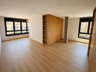 Affitto Appartamento in Eixample Sud-Migdia. Preciós pis d'alt standing de 1 habitació a l'eixample de girona