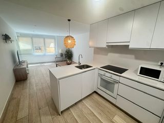 Affitto Appartamento in Centre-Barri Vell. Pis de 1 habitació i 1 despatx a girona centre.
