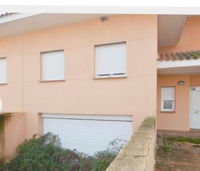 Maison jumelée à Calle manuel herrera 44. Chalet pareado urb. oasis golf