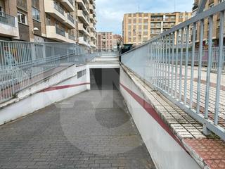 Aparcament cotxe a Paseo de los madroños 1. Venta garaje