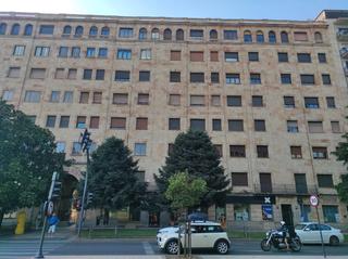 Appartement à Paseo de san vicente 6. Paseo san vicente ( frente campo san francisco )