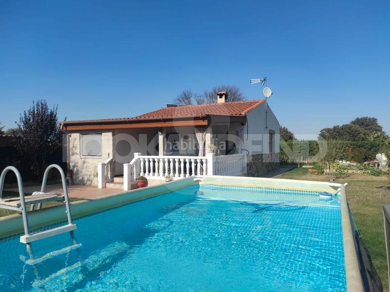 Foto 2e13b4a9-f3d6-4424-8992-d25d37c81432. Chalet in urbanización las golondrinas 6 in Calvarrasa de Arriba