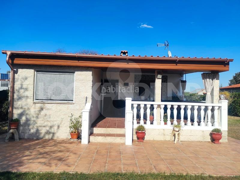 Foto 384c32f5-f038-4bed-8206-60478652fd6a. Chalet in urbanización las golondrinas 6 in Calvarrasa de Arriba