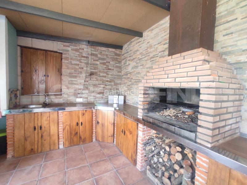 Foto 895d0155-99ee-4b95-95d7-f0a8d44c7fb1. Chalet in urbanización las golondrinas 6 in Calvarrasa de Arriba