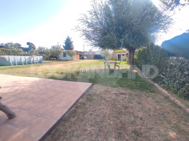 Foto e4258910-8460-4b48-8ba3-d2b6bb4fed6d. Chalet in urbanización las golondrinas 6 in Calvarrasa de Arriba