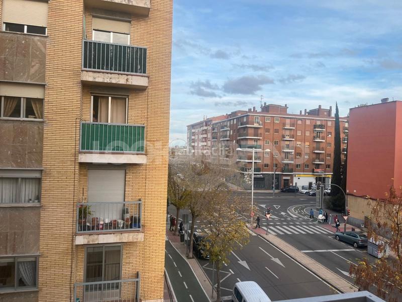 Foto 7aca2300-553b-4fe5-beb9-05eb770b9e64. Flat in paseo de los madroños 5 in Garrido Norte Salamanca
