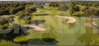 Terreno residenziale in Avenida maría jesús fernández luna 1. Venta parcela zarapicos ( campo de golf )