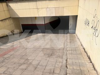 Aparcament cotxe a Paseo de la Estación 32