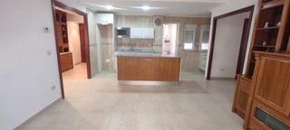 Flat  Calle de las acacias. Piso recien reformado para familias