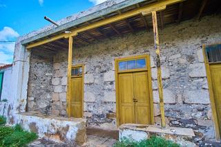 Masía en Calle diseminado montañeta 61. Finca rústica en producción, con agua y vivienda a reformar.