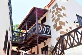 Bauernhof in San Bartolomé Interior. Tres casas rústica en una, con 2 terrazas y un terreno de cultiv