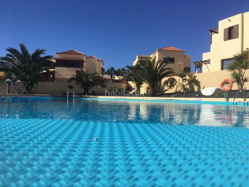Foto 370c8693-dae7-414d-b0e0-6b9542e7952c. Dúplex amb aparcament piscina a Caleta de Fuste Antigua