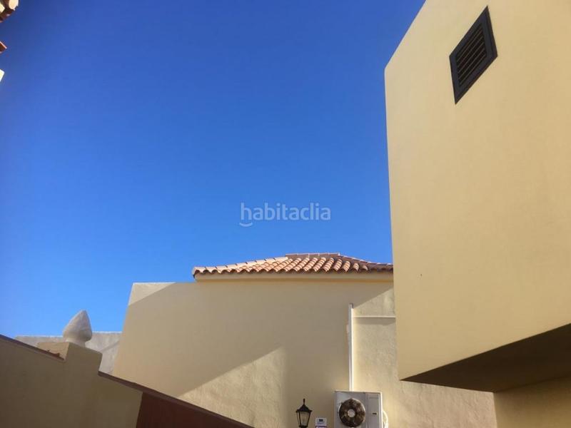 Foto c1c7205f-12c5-4b3e-bfc7-29d954ba0ca0. Dúplex amb aparcament piscina a Caleta de Fuste Antigua