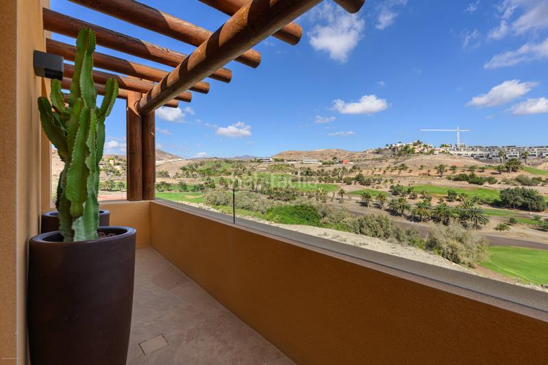 Foto 321dbc2a-60a5-489d-9e90-f78d79b2b65c. Xalet amb calefacció aparcament piscina a Salobre Golf San Bartolomé de Tirajana