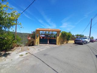 Masia a Camino lomo matazno 58. Amplia casa de campo con 3 apartamentos independientes y terreno