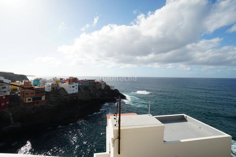 Foto bfd73a9d-e0e1-4808-8bc6-16a9c9ed2a00. Casa  en primera línea de mar en Santa María de Guía de Gran Canaria