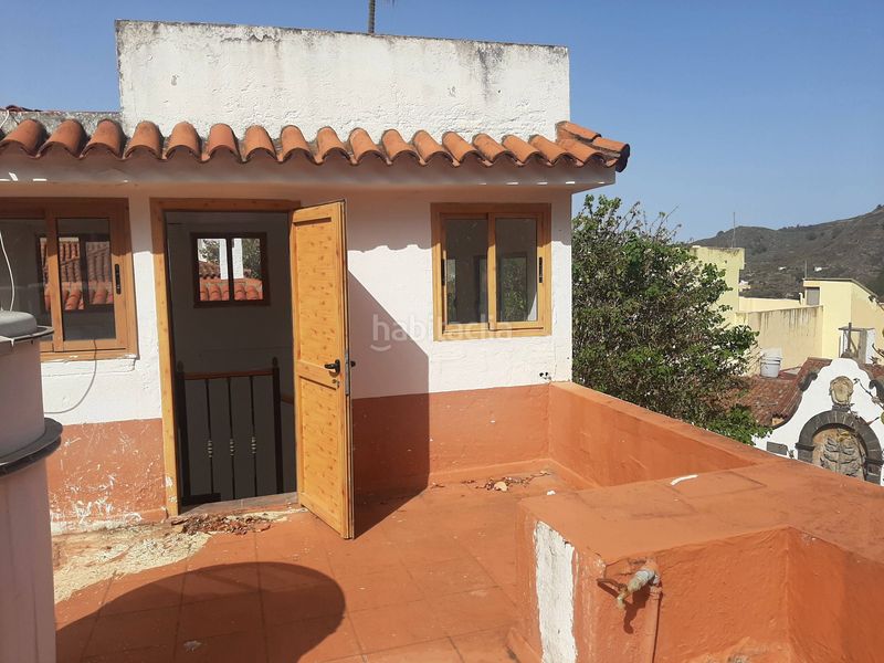 Foto 60fe7232-dee0-4f4d-aaac-741d7af98b8d. Edifici a Teror pueblo Teror