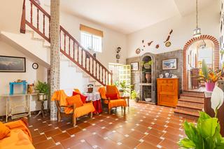 Chalet  Lugar castillejos los. Vendemos preciosa casa con  terrenos, terraza y piscina, arucas.