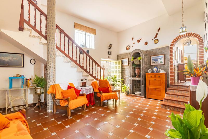 Foto c5e96db1-2132-4a0a-8f58-5343f3e63c56. Xalet amb calefacció aparcament piscina a Arucas casco Arucas