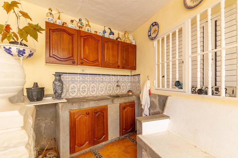 Foto dc4c2471-2bc8-48f9-b0fc-8ea528160519. Xalet amb calefacció aparcament piscina a Arucas casco Arucas