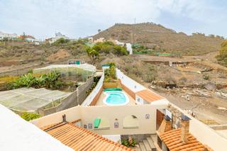 Chalet  Lugar castillejos los. Vendemos vivienda con piscina, arucas.