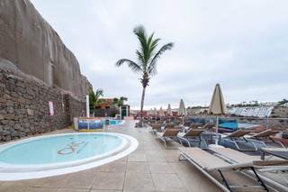 Edifici a Puerto Rico. Complejo de 46 apartamentos en playa de amadores puerto ricomoga