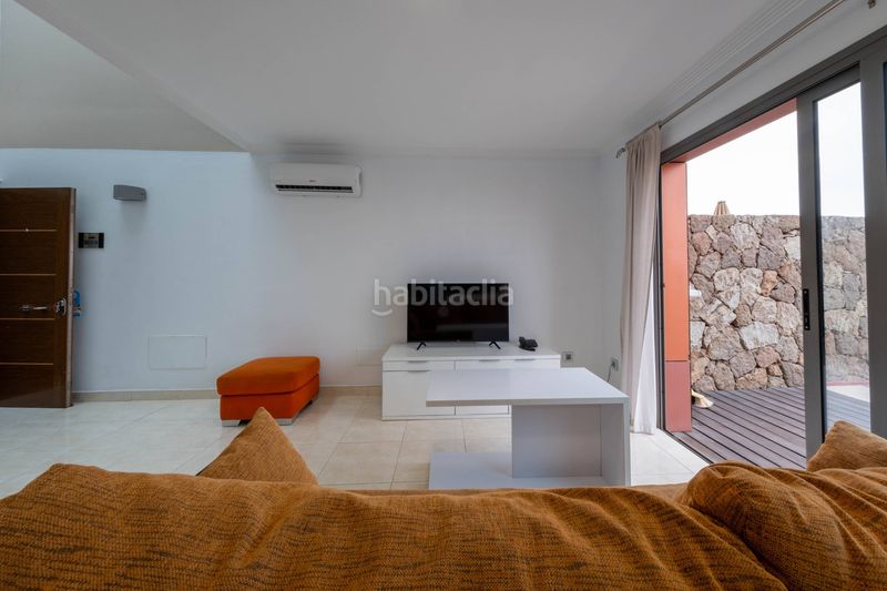 Foto fd482846-fd48-43d6-97a2-f69aa13df016. Edifici a Puerto Rico Mogán