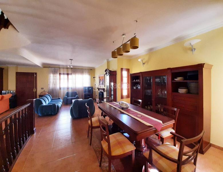 Foto f014525f-a377-43a8-a3b3-aa592ca62916. Chalet con riscaldamento parcheggio in Los Portales - Visvique Arucas