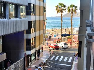 Location Appartement  Calle calle de tomás miller. Piso con garaje junto a la playa de las canteras