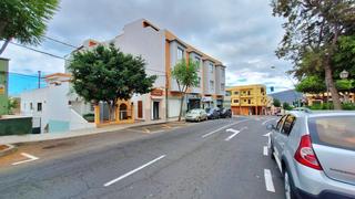 Casa a Avenida venezuela 130. Casa con local, garaje y jardín en güimar