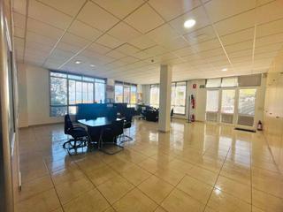 Local commercial à Calle cristobal de franchy 9. Amplio local comercial en la orotava