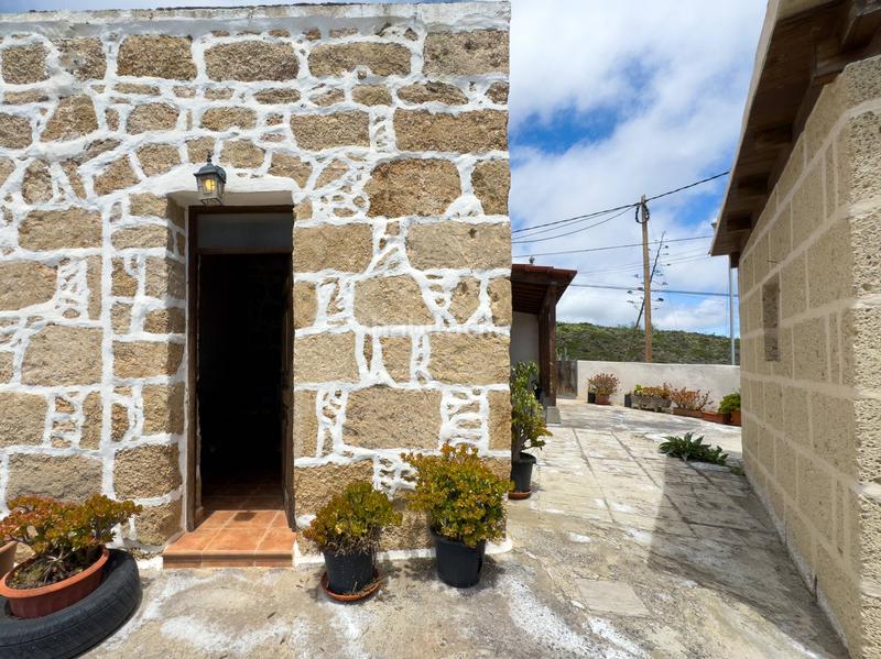 Foto 5c2c9733-7315-4a4c-afa2-a1f85f03c04e. Masía venta de casa y terreno calle morras vistas en Fasnia