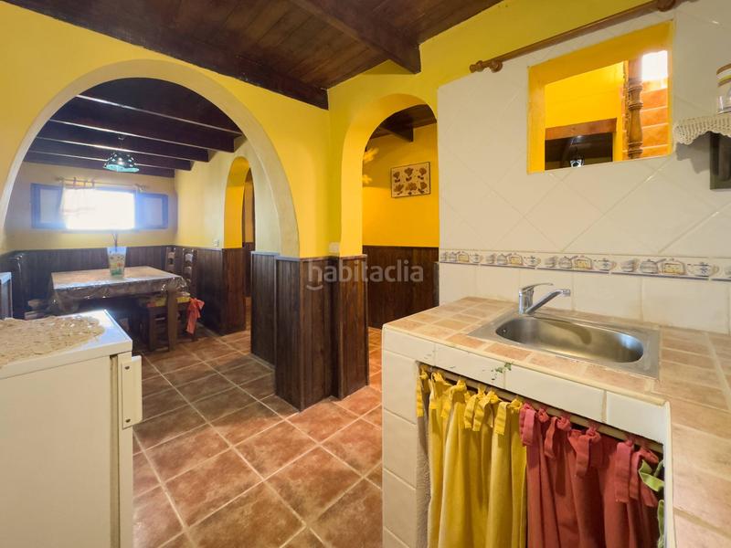 Foto 8129b8e9-b17f-4498-b29c-d9cd04e064d1. Masía venta de casa y terreno calle morras vistas en Fasnia