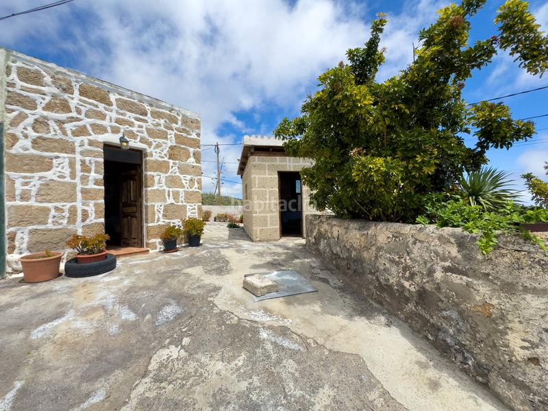 Foto b95d3535-ec68-468a-a7fa-974d4745734e. Masía venta de casa y terreno calle morras vistas en Fasnia