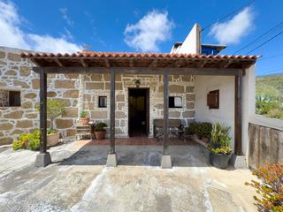 Masia a Fasnia. Venta de casa y terreno calle morras vistas fasnia