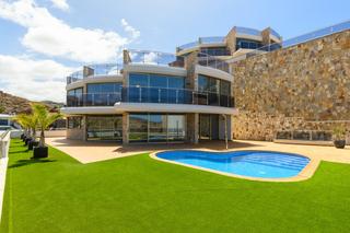 Xalet a Avenida avenida lechugal 50. En venta villa de  lujo en tauro